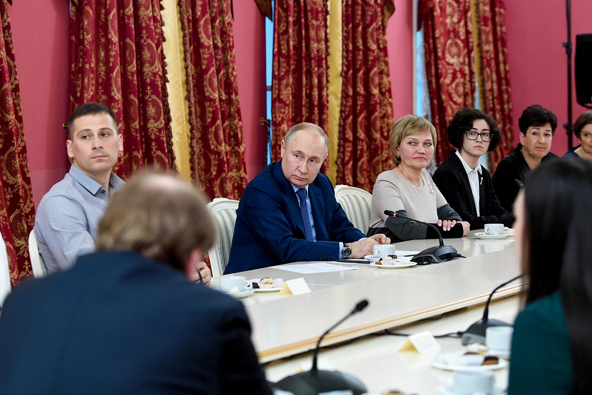 Путин поручил проработать предложения по развитию Торжка